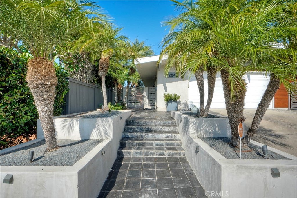 Dana Point, California, 92629, United States, 3 Bedrooms Bedrooms, ,2 BathroomsBathrooms,Residential,Active,1973342