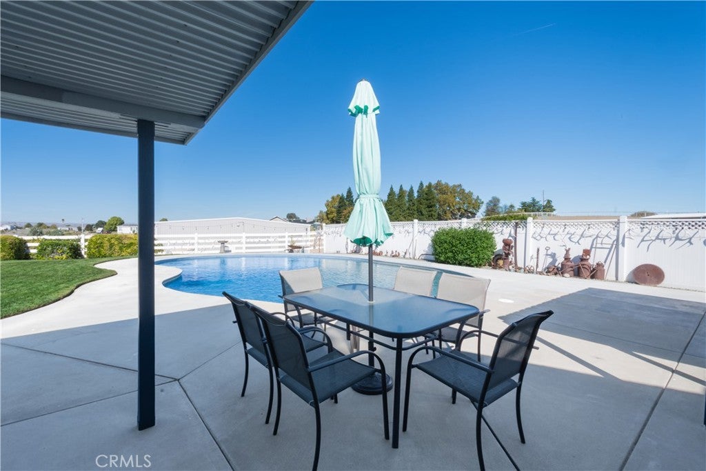 Paso Robles, California, 93446, United States, 3 Bedrooms Bedrooms, ,2 BathroomsBathrooms,Residential,Active,1985552