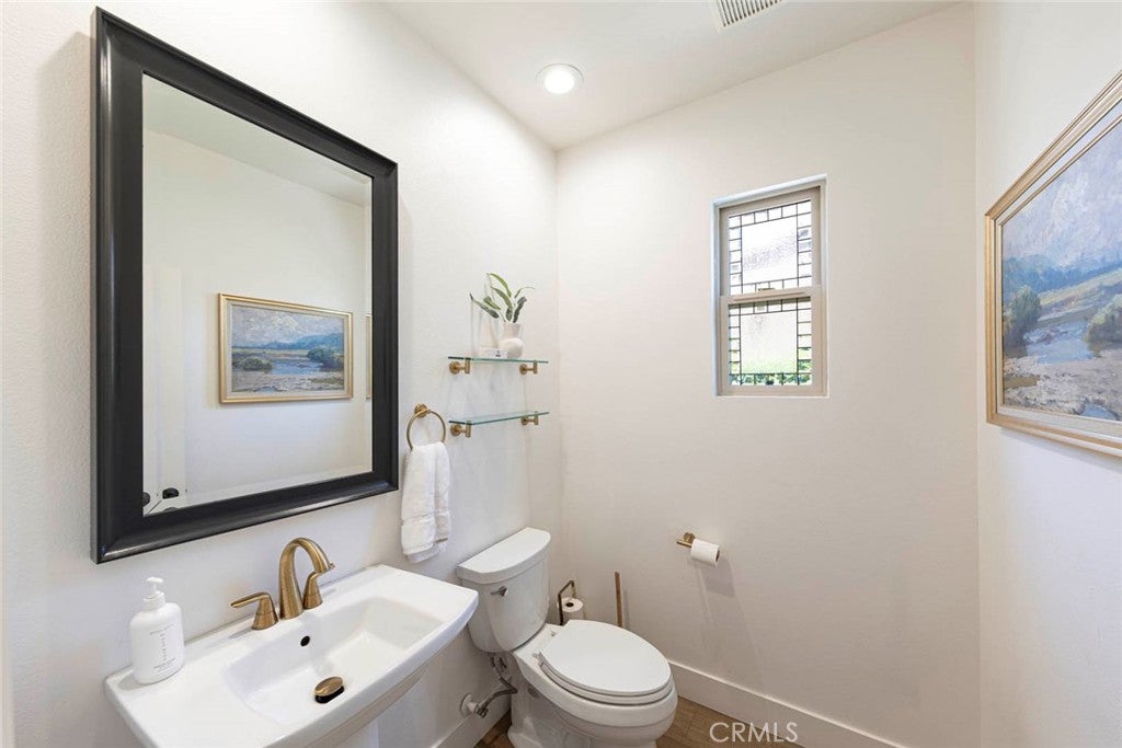 San Clemente, California, 92673, United States, 6 Bedrooms Bedrooms, ,5 BathroomsBathrooms,Residential,Active,1922275