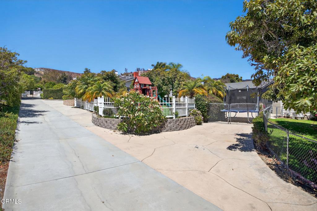 Camarillo, California, 93010, United States, 5 Bedrooms Bedrooms, ,5 BathroomsBathrooms,Residential,Active,1914579