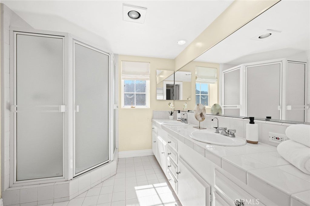 Arcadia, California, 91006, United States, 7 Bedrooms Bedrooms, ,8 BathroomsBathrooms,Residential,Active,1914824