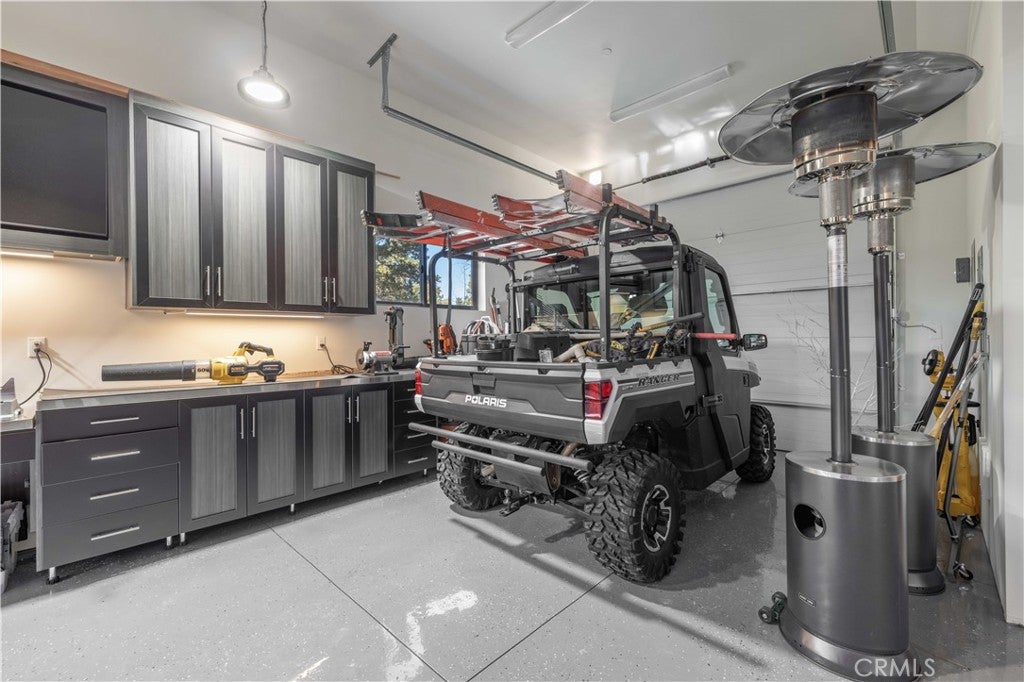 Big Bear City, California, 92314, United States, 5 Bedrooms Bedrooms, ,5 BathroomsBathrooms,Residential,Active,1702356