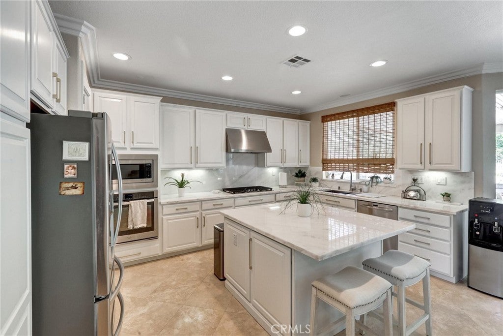 Murrieta, California, 92562, United States, 6 Bedrooms Bedrooms, ,5 BathroomsBathrooms,Residential,Active,1999183