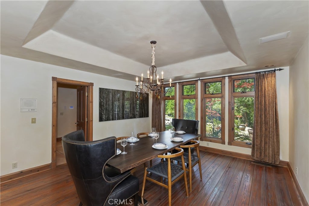 Lake Arrowhead, California, 92352, United States, 4 Bedrooms Bedrooms, ,5 BathroomsBathrooms,Residential,Active,1897983