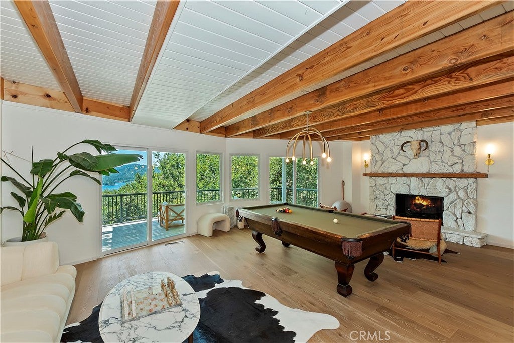Lake Arrowhead, California, 92352, United States, 4 Bedrooms Bedrooms, ,3 BathroomsBathrooms,Residential,Active,1953250