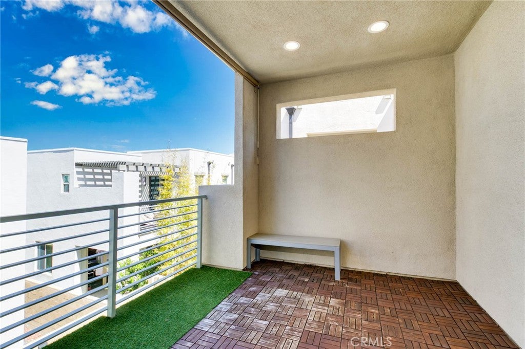 Irvine, California, 92618, United States, 3 Bedrooms Bedrooms, ,3 BathroomsBathrooms,Residential,Active,1942374