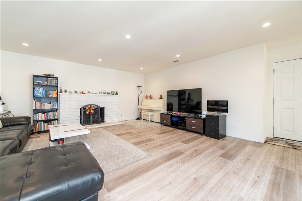 La Verne, California, 91750, United States, 5 Bedrooms Bedrooms, ,4 BathroomsBathrooms,Residential,Active,1965796