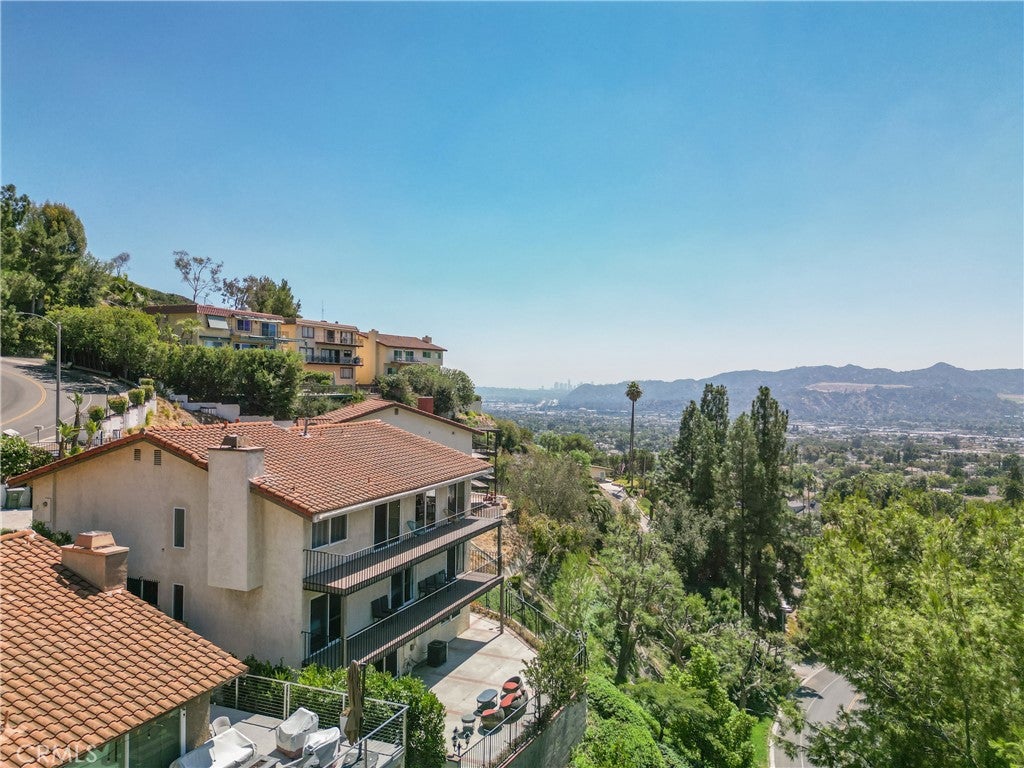 Burbank, California, 91501, United States, 5 Bedrooms Bedrooms, ,5 BathroomsBathrooms,Residential,Active,1943797