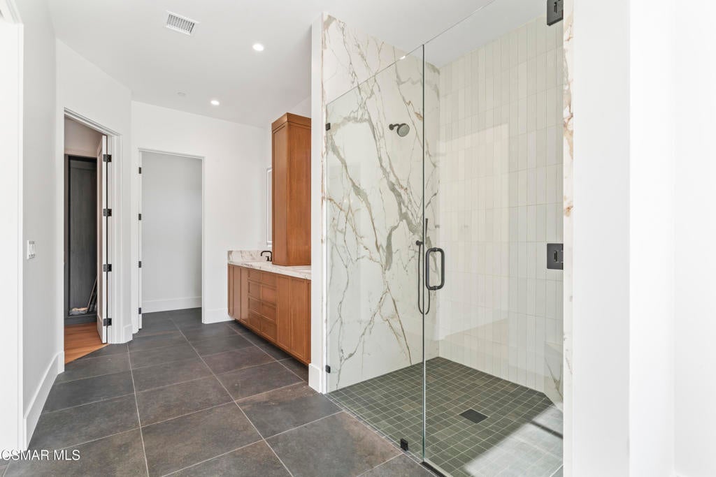 Camarillo, California, 93010, United States, 6 Bedrooms Bedrooms, ,7 BathroomsBathrooms,Residential,Active,2013156