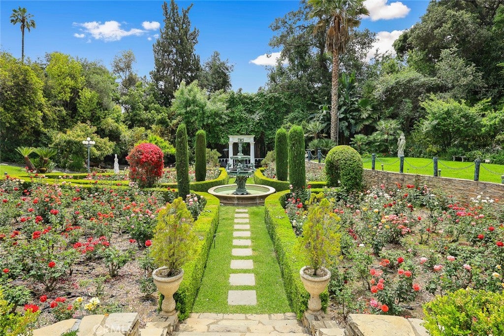 San Marino, California, 91108, United States, 6 Bedrooms Bedrooms, ,6 BathroomsBathrooms,Residential,Active,2008270