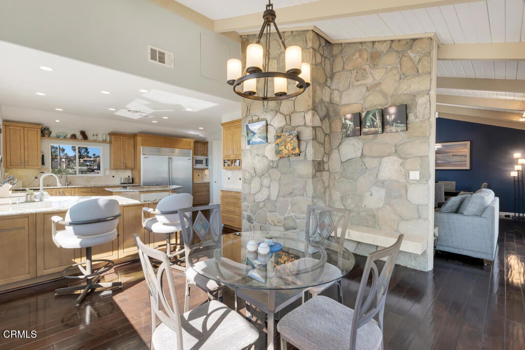 Camarillo, California, 93010, United States, 4 Bedrooms Bedrooms, ,6 BathroomsBathrooms,Residential,Active,1987228