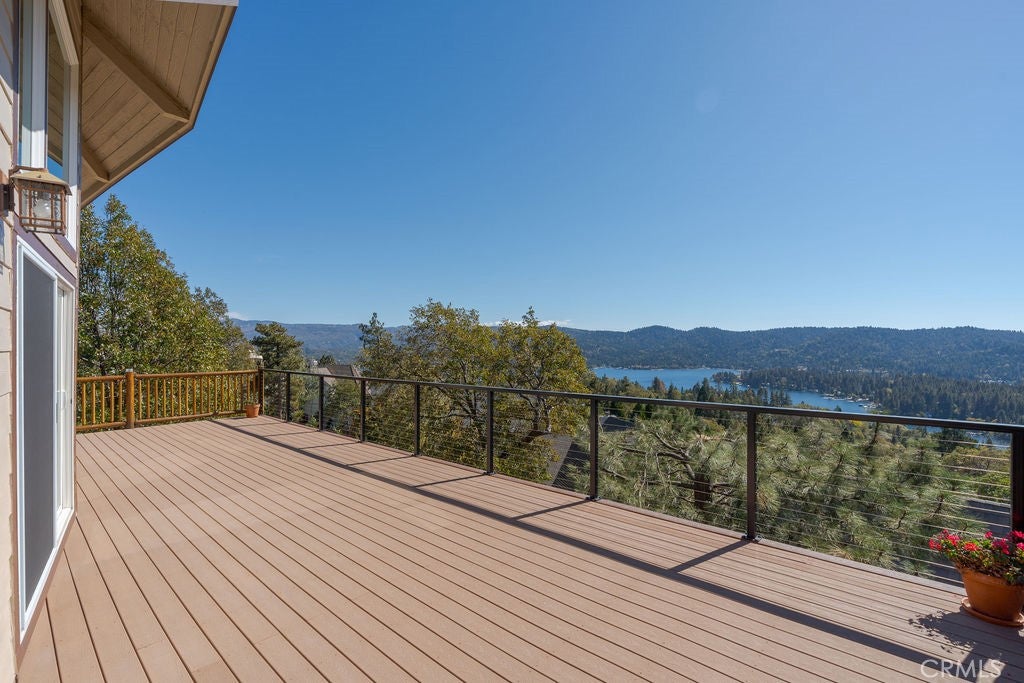 Lake Arrowhead, California, 92352, United States, 3 Bedrooms Bedrooms, ,3 BathroomsBathrooms,Residential,Active,1952988