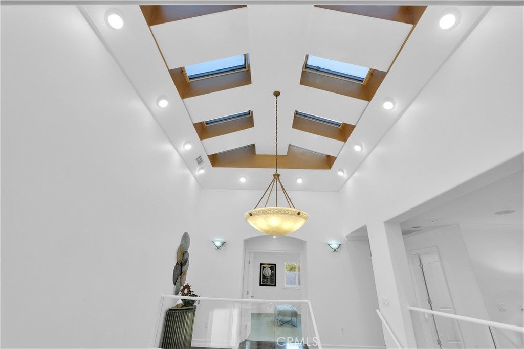 Pasadena, California, 91107, United States, 6 Bedrooms Bedrooms, ,5 BathroomsBathrooms,Residential,Active,1914920