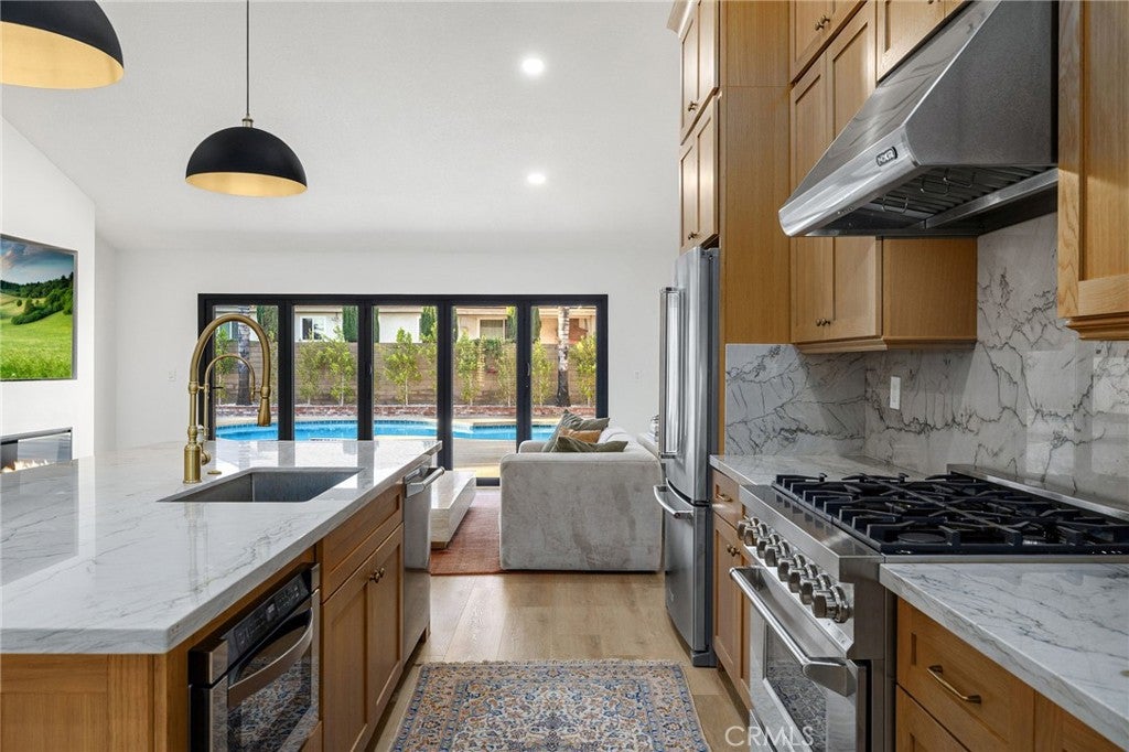 La Verne, California, 91750, United States, 4 Bedrooms Bedrooms, ,2 BathroomsBathrooms,Residential,Active,1944065