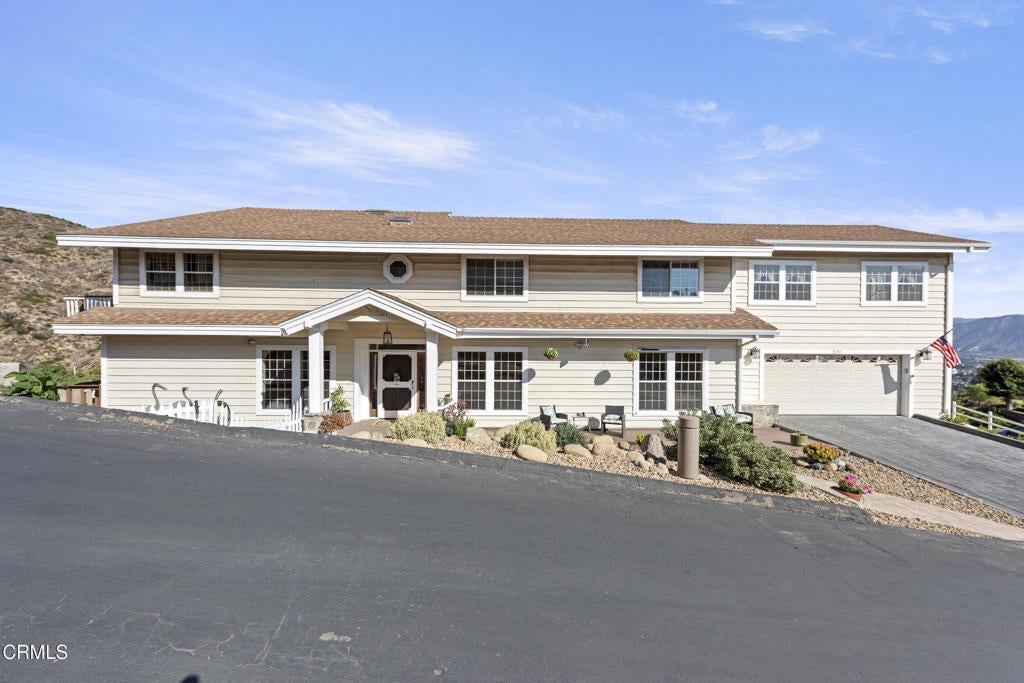 Camarillo, California, 93010, United States, 6 Bedrooms Bedrooms, ,4 BathroomsBathrooms,Residential,Active,1953410