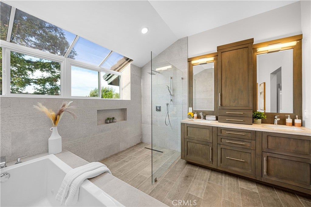 Diamond Bar, California, 91765, United States, 5 Bedrooms Bedrooms, ,4 BathroomsBathrooms,Residential,Active,2006856