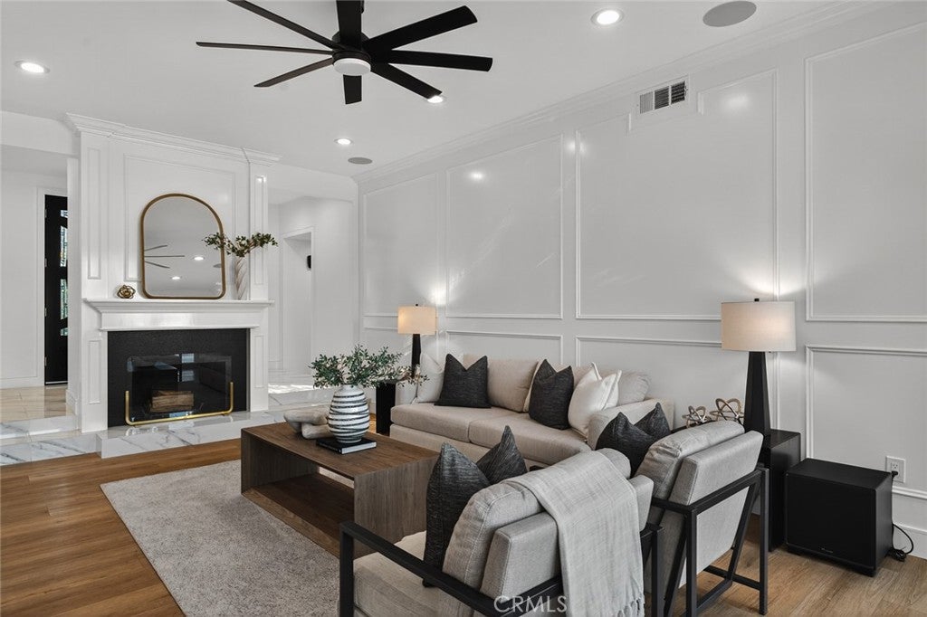 Anaheim, California, 92807, United States, 4 Bedrooms Bedrooms, ,3 BathroomsBathrooms,Residential,Active,1990042