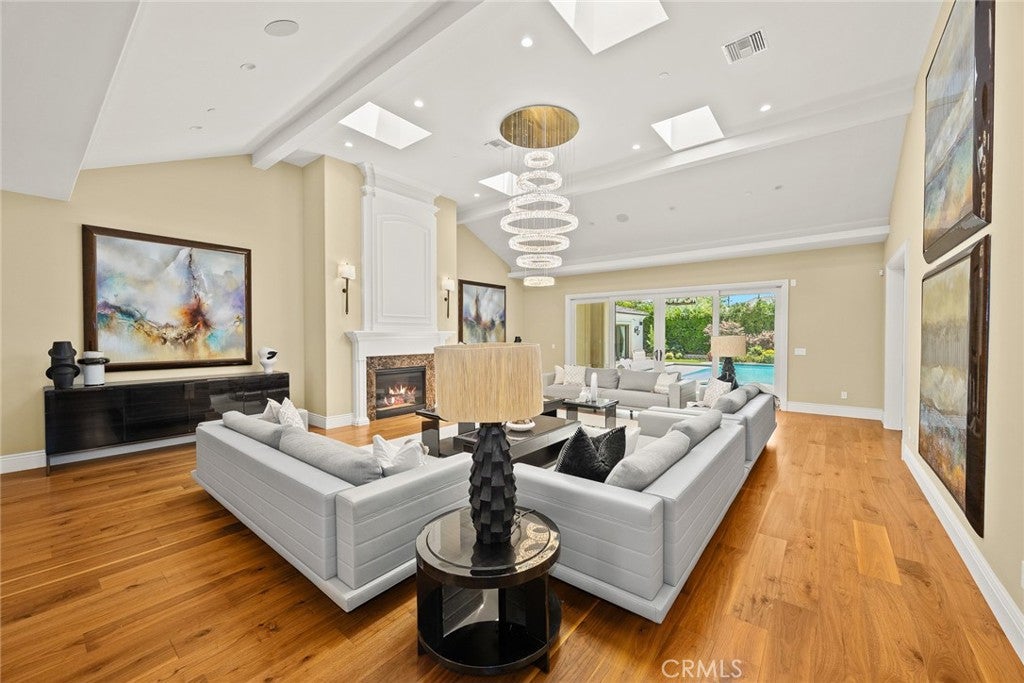 Arcadia, California, 91007, United States, 6 Bedrooms Bedrooms, ,7 BathroomsBathrooms,Residential,Pending,1898195