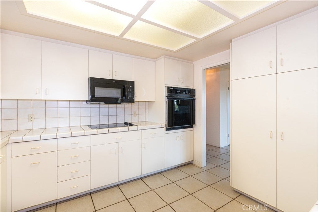 Paso Robles, California, 93446, United States, 3 Bedrooms Bedrooms, ,4 BathroomsBathrooms,Residential,Active,1970943