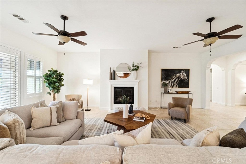 Canyon Country, California, 91387, United States, 3 Bedrooms Bedrooms, ,4 BathroomsBathrooms,Residential,Active,2015235
