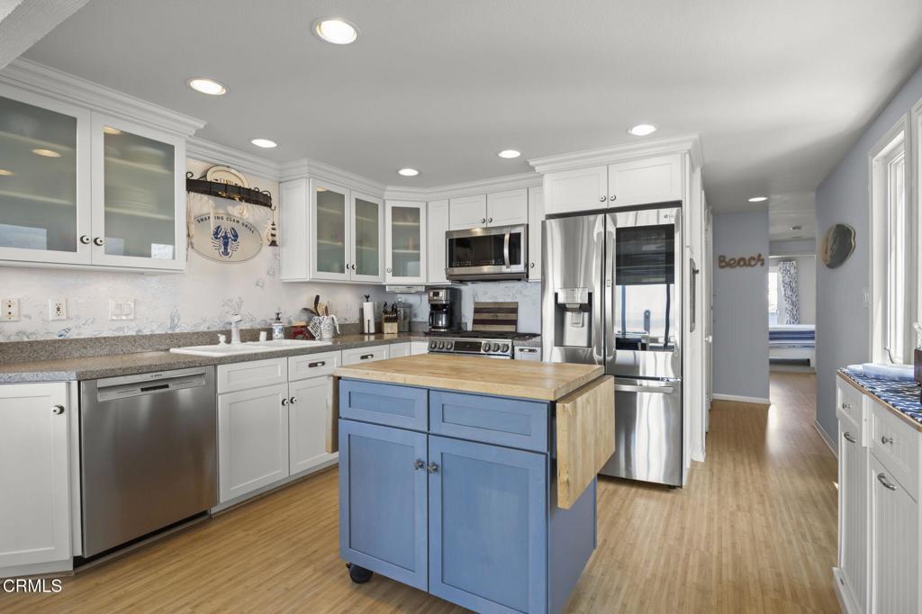 Oxnard, California, 93035, United States, 5 Bedrooms Bedrooms, ,3 BathroomsBathrooms,Residential,Active,1933720