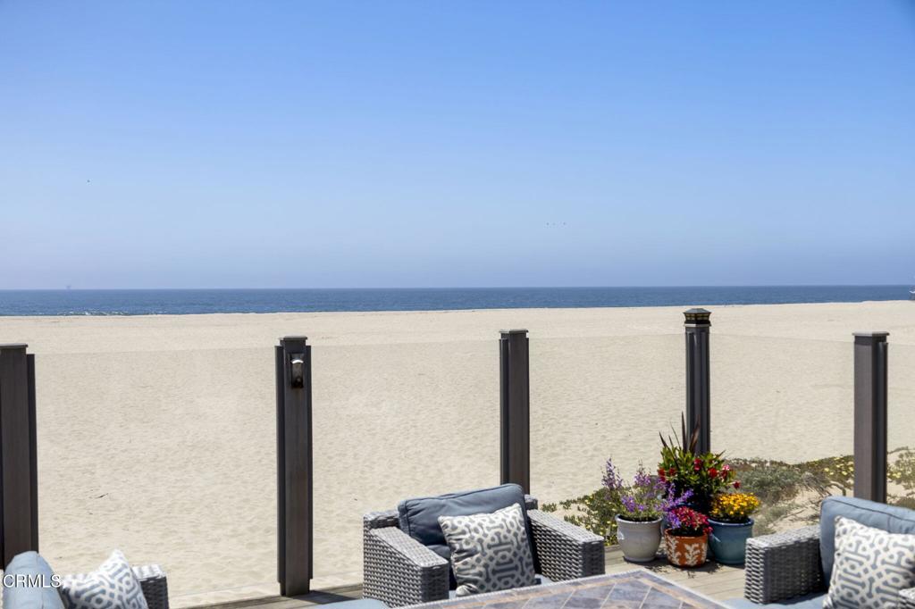 Oxnard, California, 93035, United States, 5 Bedrooms Bedrooms, ,3 BathroomsBathrooms,Residential,Active,1933720