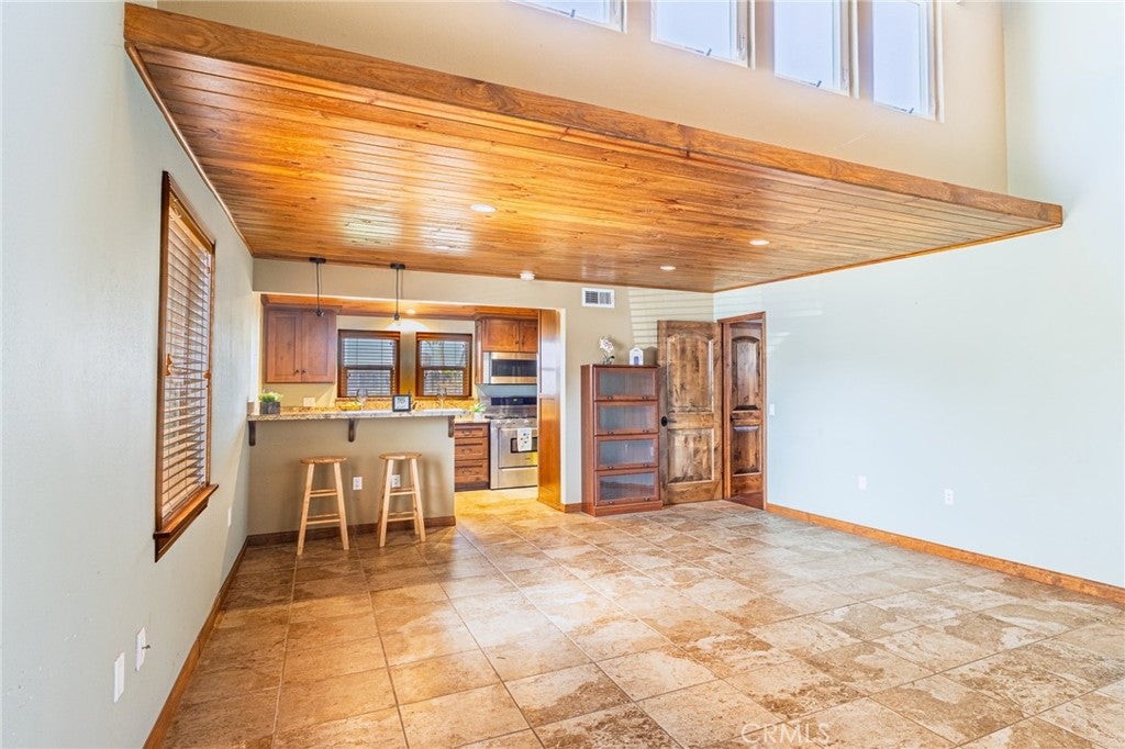 Costa Mesa, California, 92627, United States, 3 Bedrooms Bedrooms, ,2 BathroomsBathrooms,Residential,Active,1909898