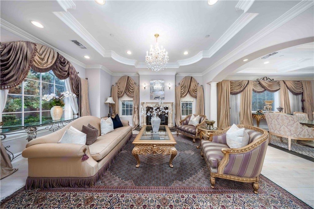 Arcadia, California, 91007, United States, 6 Bedrooms Bedrooms, ,7 BathroomsBathrooms,Residential,Active,1994965