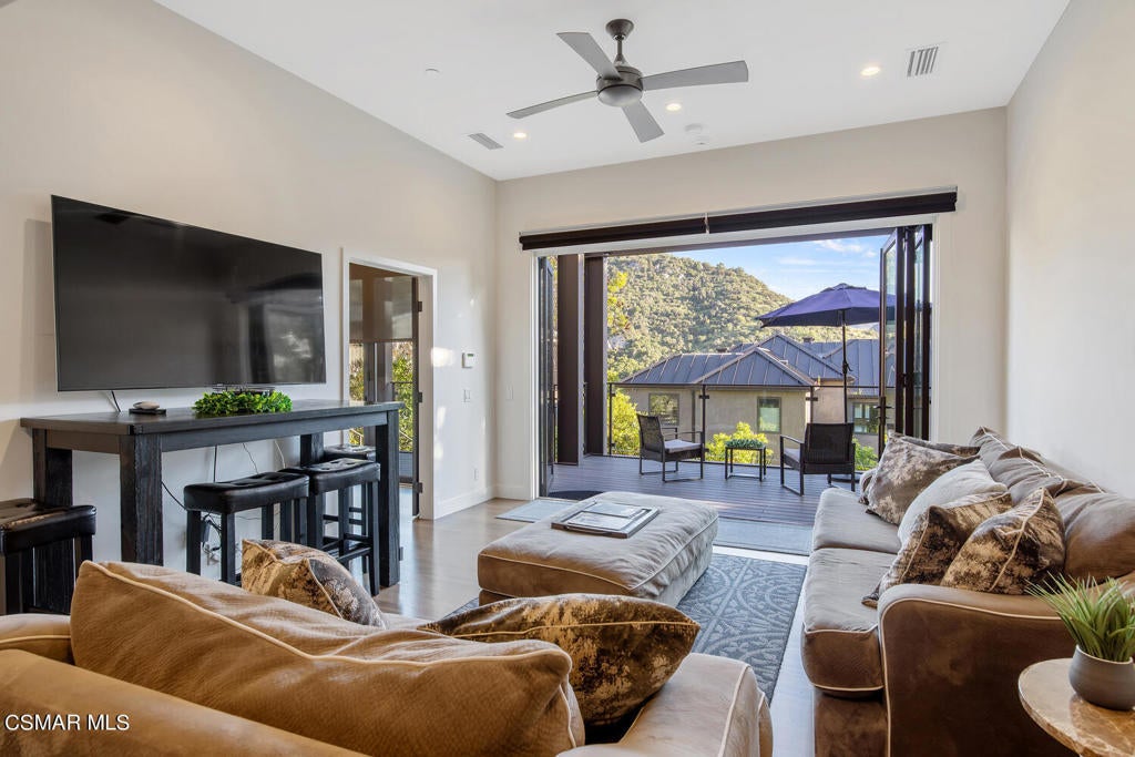 Lake Sherwood, California, 91361, United States, ,4 BathroomsBathrooms,Residential,Active,1820410