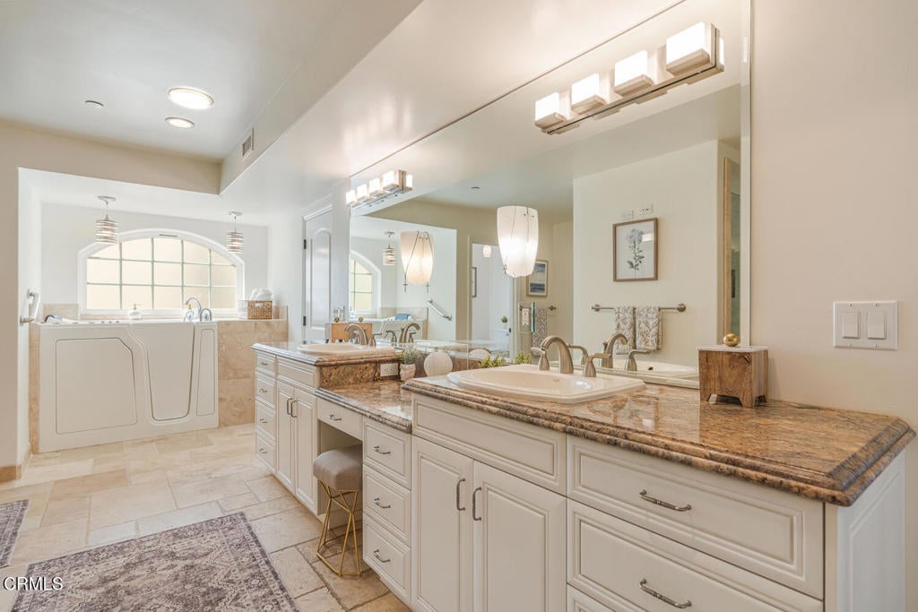 Oxnard, California, 93035, United States, 5 Bedrooms Bedrooms, ,6 BathroomsBathrooms,Residential,Contingent,1973330