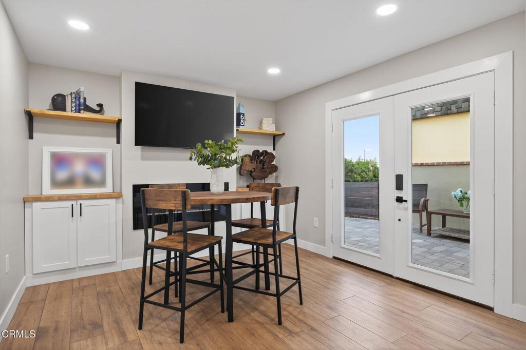 Ventura, California, 93001, United States, 4 Bedrooms Bedrooms, ,3 BathroomsBathrooms,Residential,Active,1926891