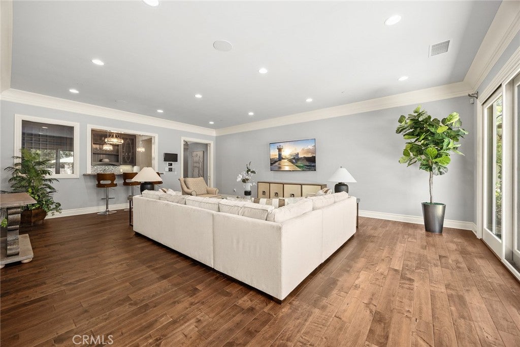 Arcadia, California, 91006, United States, 5 Bedrooms Bedrooms, ,6 BathroomsBathrooms,Residential,Active,1859344