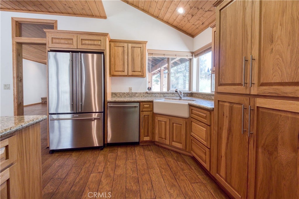 Big Bear Lake, California, 92315, United States, 4 Bedrooms Bedrooms, ,3 BathroomsBathrooms,Residential,Active,1919050