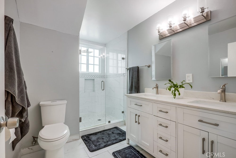 Garden Grove, California, 92845, United States, 5 Bedrooms Bedrooms, ,2 BathroomsBathrooms,Residential,Active,1927673