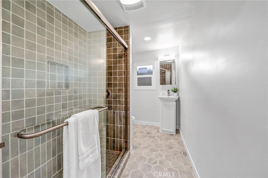 Pasadena, California, 91106, United States, 8 Bedrooms Bedrooms, ,10 BathroomsBathrooms,Residential,Active,1996260