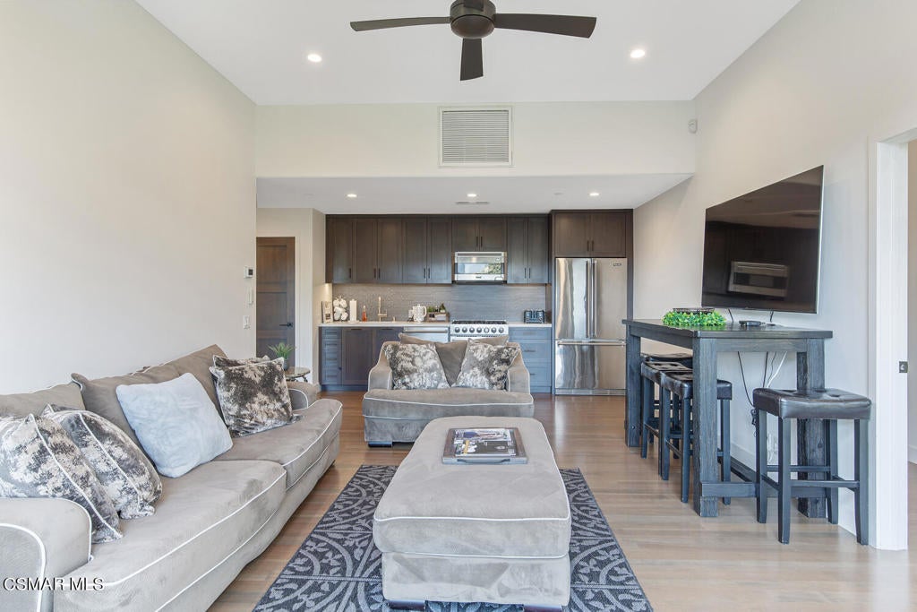 Lake Sherwood, California, 91361, United States, ,4 BathroomsBathrooms,Residential,Active,1820410