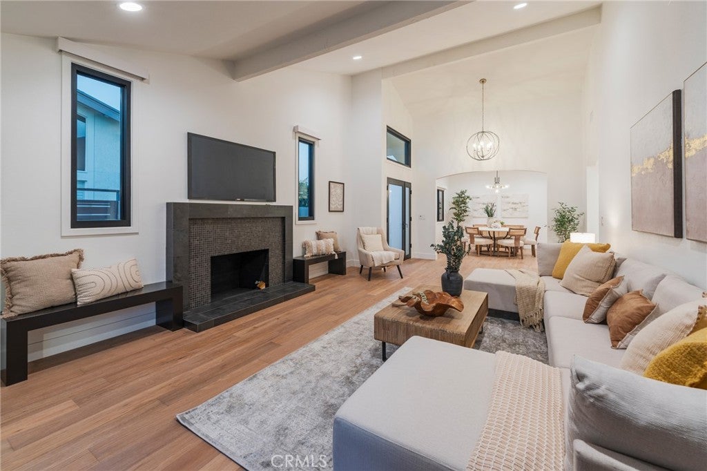 Corona Del Mar, California, 92625, United States, 3 Bedrooms Bedrooms, ,2 BathroomsBathrooms,Residential,Active,2008348