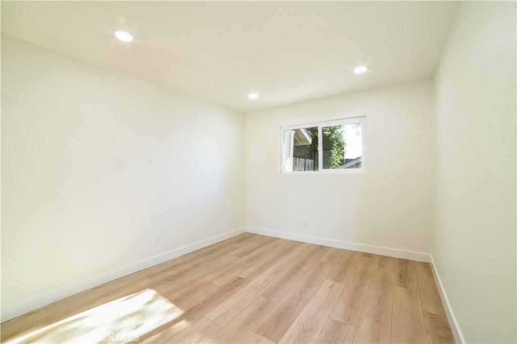 La Verne, California, 91750, United States, 3 Bedrooms Bedrooms, ,2 BathroomsBathrooms,Residential,Active,1998586