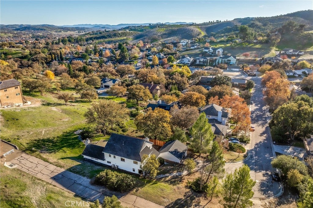 Paso Robles, California, 93446, United States, 4 Bedrooms Bedrooms, ,3 BathroomsBathrooms,Residential,Active,2006900