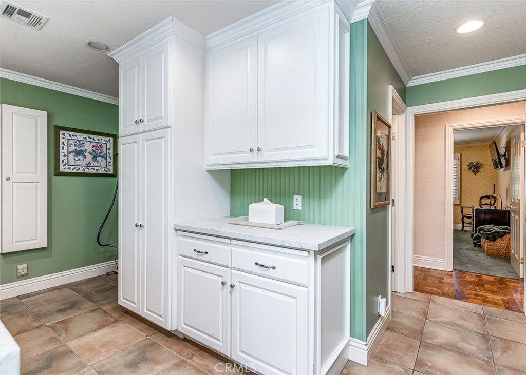 Fullerton, California, 92835, United States, 4 Bedrooms Bedrooms, ,3 BathroomsBathrooms,Residential,Active,1894565