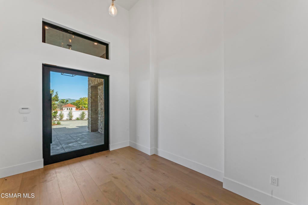 Camarillo, California, 93010, United States, 6 Bedrooms Bedrooms, ,7 BathroomsBathrooms,Residential,Active,2013156