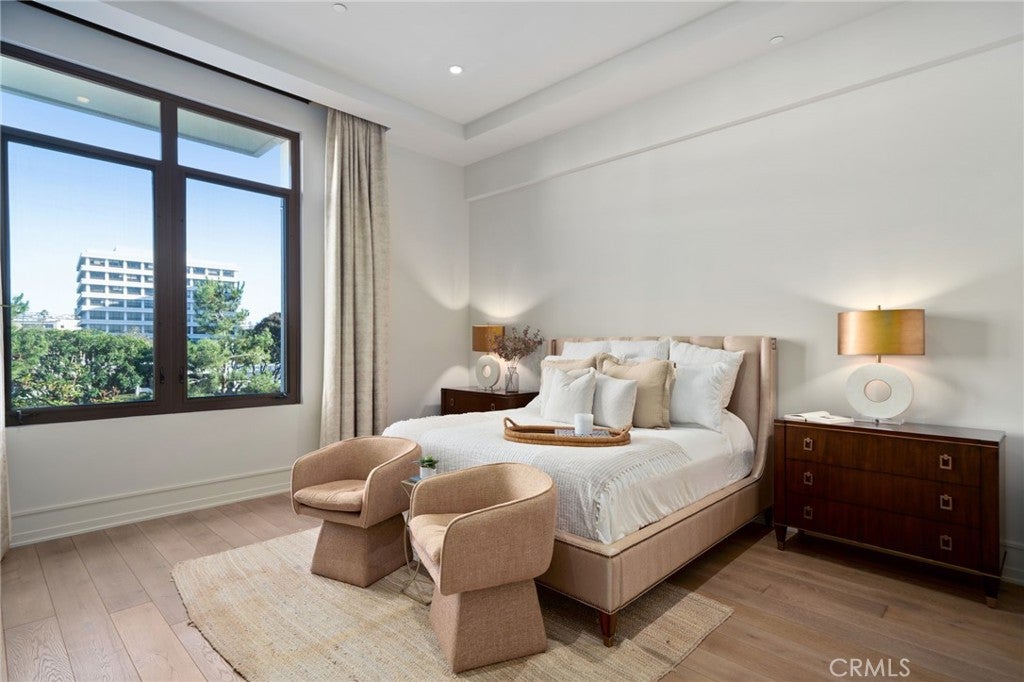 Newport Beach, California, 92660, United States, 2 Bedrooms Bedrooms, ,3 BathroomsBathrooms,Residential,Active,2009419