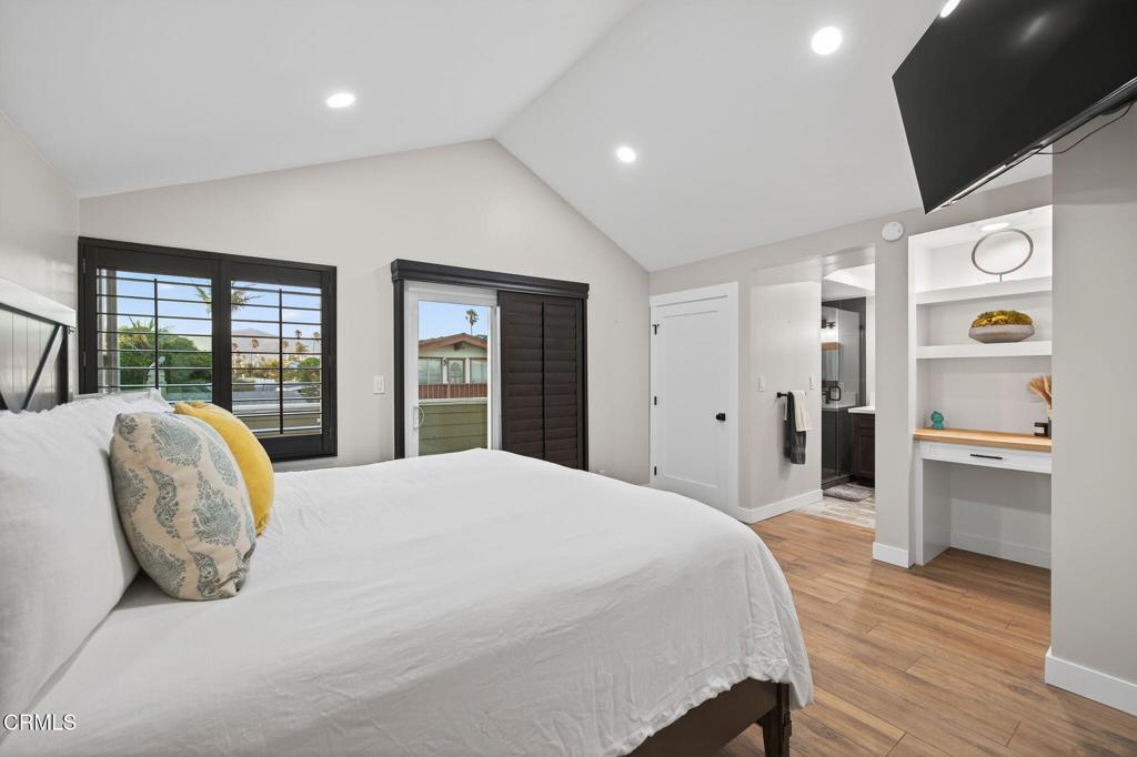 Ventura, California, 93001, United States, 4 Bedrooms Bedrooms, ,3 BathroomsBathrooms,Residential,Active,1926891