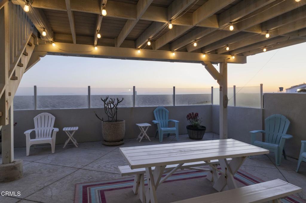 Oxnard, California, 93035, United States, 5 Bedrooms Bedrooms, ,3 BathroomsBathrooms,Residential,Active,1933720