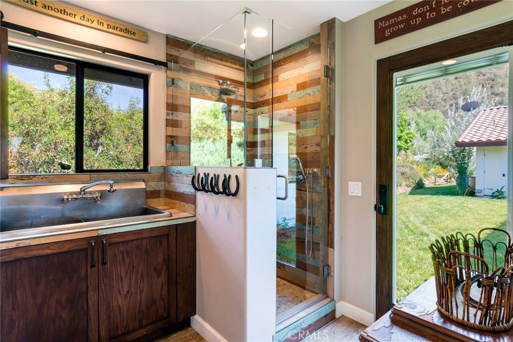 Oak Glen, California, 92399, United States, ,3 BathroomsBathrooms,Residential,Pending,1782592