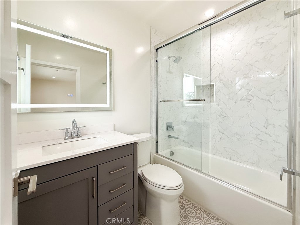 Pasadena, California, 91107, United States, 7 Bedrooms Bedrooms, ,8 BathroomsBathrooms,Residential,Active,1944066