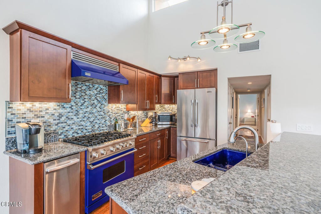 Oxnard, California, 93035, United States, 2 Bedrooms Bedrooms, ,2 BathroomsBathrooms,Residential,Active,1990634