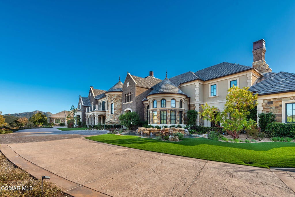 Thousand Oaks, California, 91361, United States, 7 Bedrooms Bedrooms, ,13 BathroomsBathrooms,Residential,Active,1748234