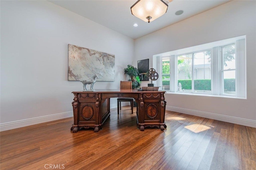 Pasadena, California, 91107, United States, 6 Bedrooms Bedrooms, ,5 BathroomsBathrooms,Residential,Active,1914920