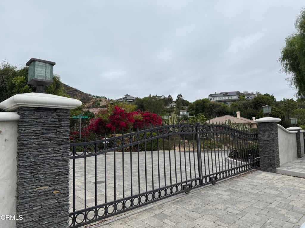 Camarillo, California, 93010, United States, 6 Bedrooms Bedrooms, ,4 BathroomsBathrooms,Residential,Active,1953410